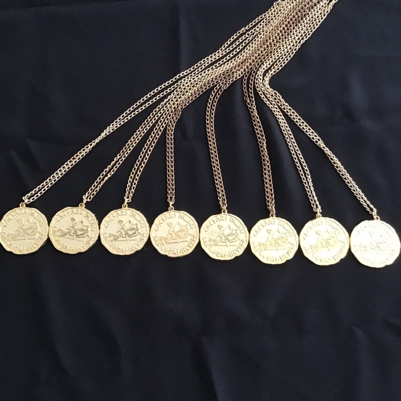 Caesars Palace Vintage Gold Medallions - Picture 3 of 4